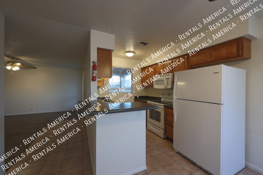 2 WEEKS FREE RENT WITH AN APPROVED APPLICATION! 2 BR IN Vista De Oeste property image