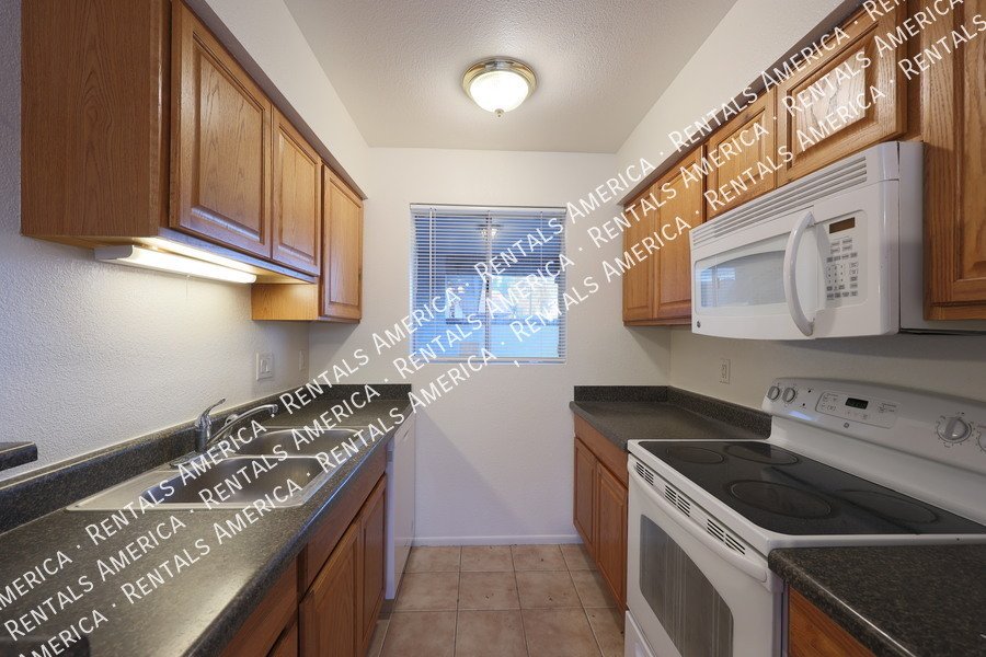 2 WEEKS FREE RENT WITH AN APPROVED APPLICATION! 2 BR IN Vista De Oeste property image