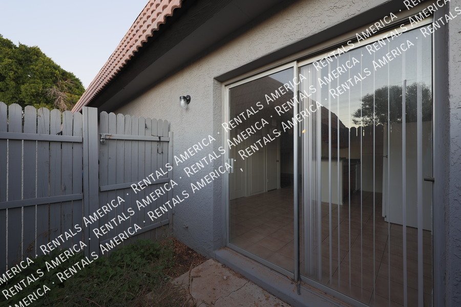 2 WEEKS FREE RENT WITH AN APPROVED APPLICATION! 2 BR IN Vista De Oeste property image