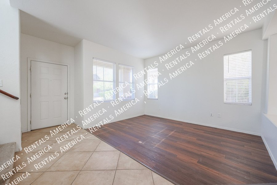 Spacious 3 bed 2.5 bath-Tramonto Community property image