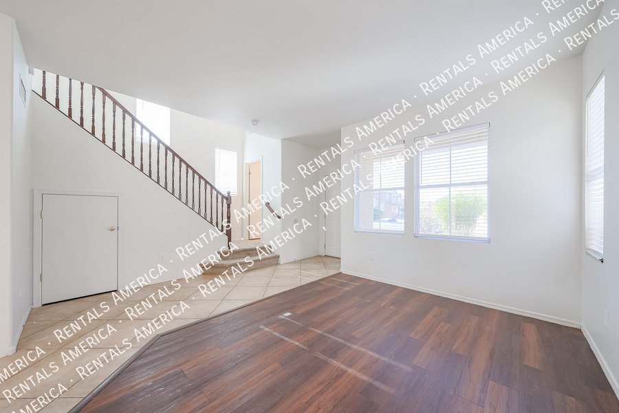 Spacious 3 bed 2.5 bath-Tramonto Community property image