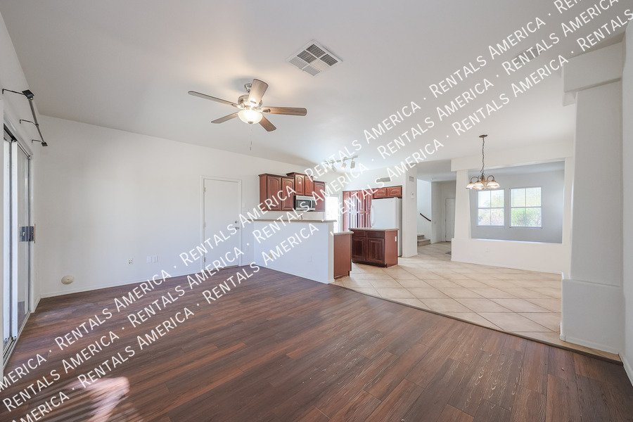 Spacious 3 bed 2.5 bath-Tramonto Community property image