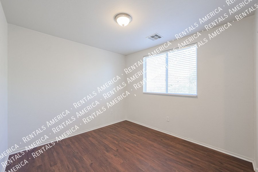 Spacious 3 bed 2.5 bath-Tramonto Community property image