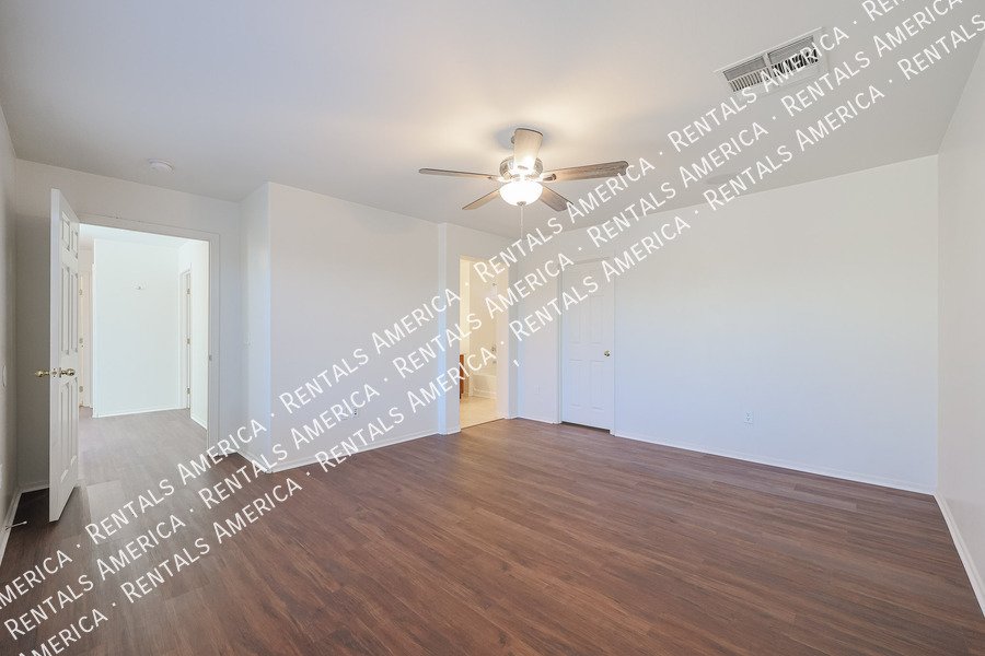 Spacious 3 bed 2.5 bath-Tramonto Community property image