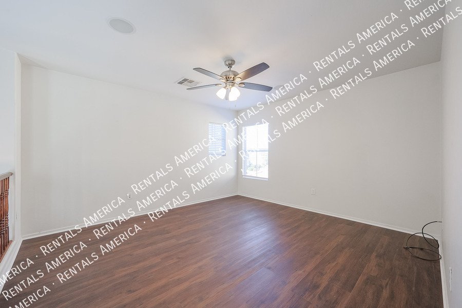 Spacious 3 bed 2.5 bath-Tramonto Community property image