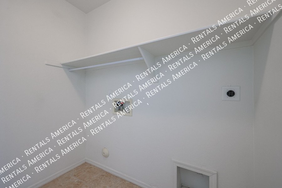 Spacious 3 bed 2.5 bath-Tramonto Community property image