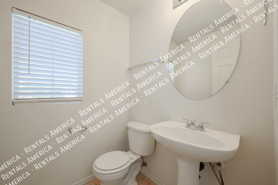 Spacious 3 bed 2.5 bath-Tramonto Community property image