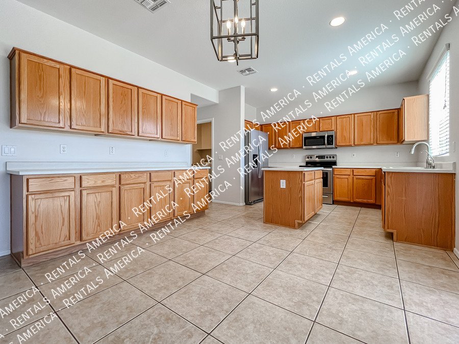 Exquisite 3 BR + Loft Home in Augusta Ranch Golf Course Comm property image