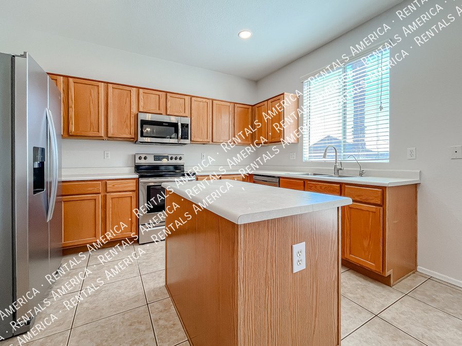 Exquisite 3 BR + Loft Home in Augusta Ranch Golf Course Comm property image