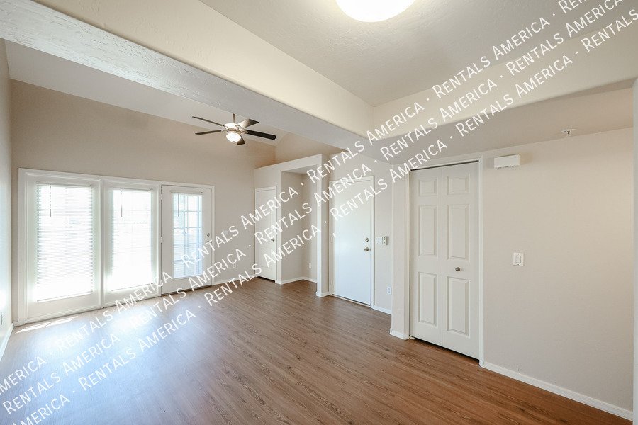 Gorgeous Townhome in Hunters Pointe Community property image