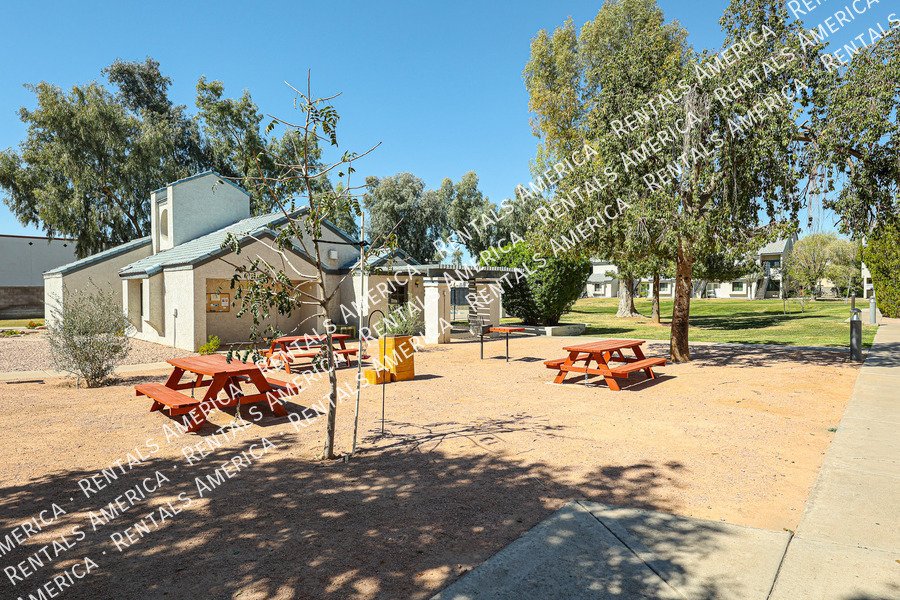 Gorgeous Townhome in Hunters Pointe Community property image