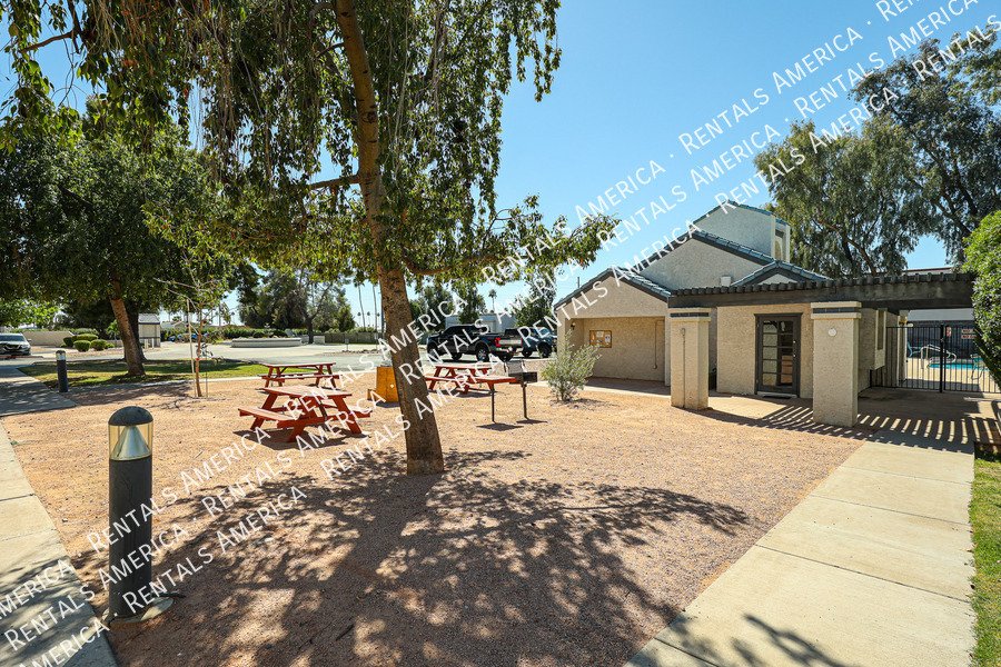 Gorgeous Townhome in Hunters Pointe Community property image