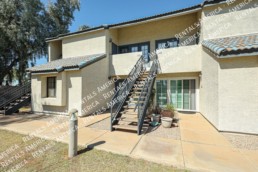 Gorgeous Townhome in Hunters Pointe Community property image