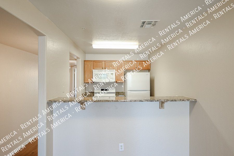 Gorgeous Townhome in Hunters Pointe Community property image