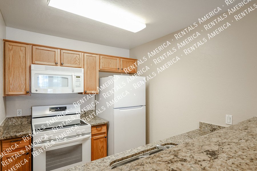 Gorgeous Townhome in Hunters Pointe Community property image