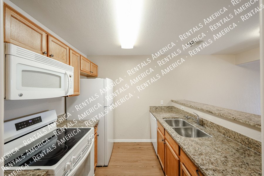 Gorgeous Townhome in Hunters Pointe Community property image