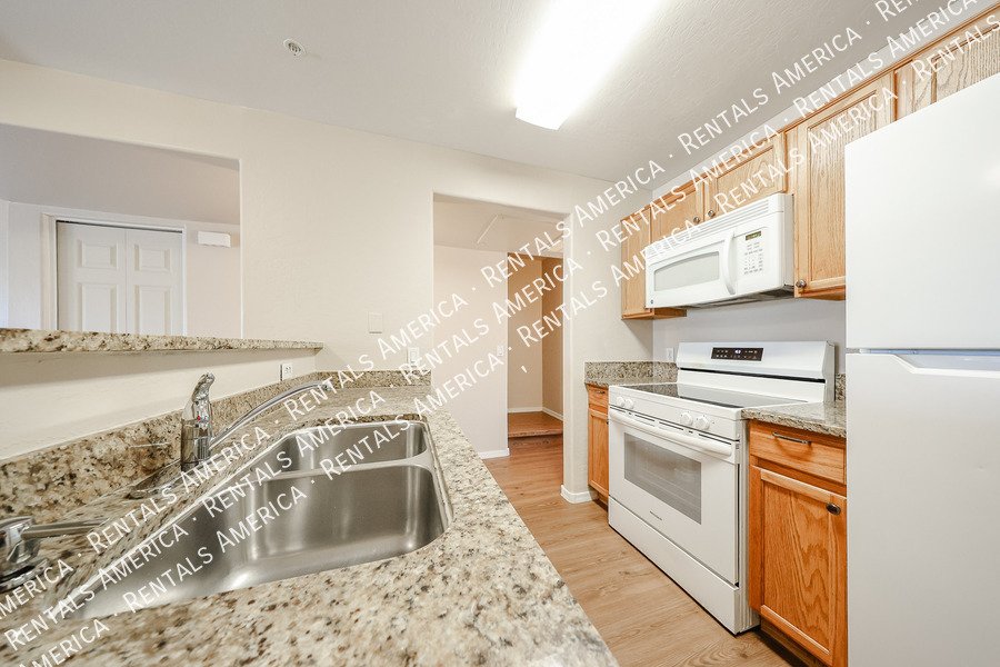 Gorgeous Townhome in Hunters Pointe Community property image