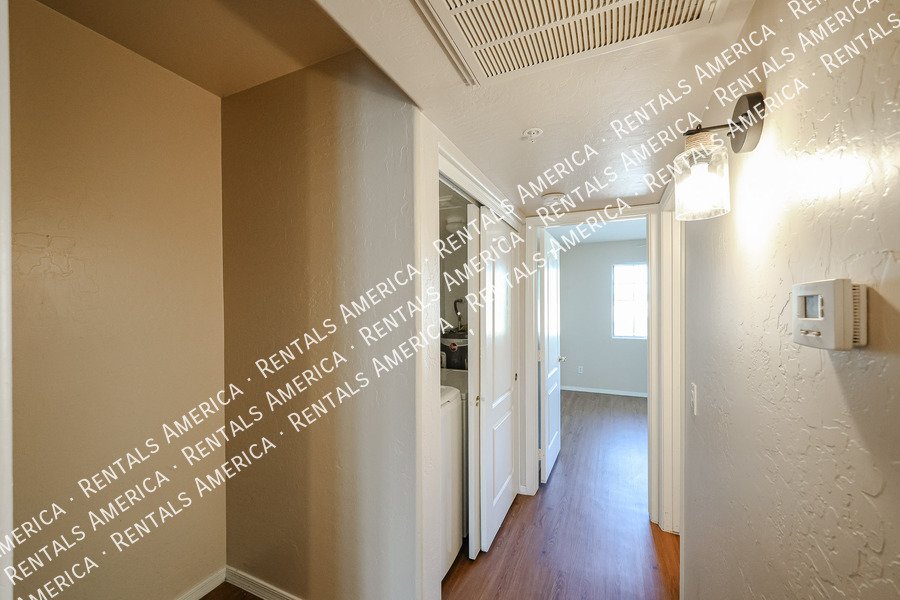 Gorgeous Townhome in Hunters Pointe Community property image