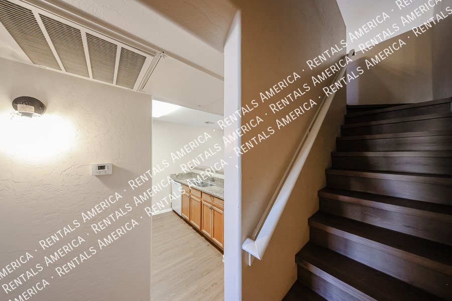 Gorgeous Townhome in Hunters Pointe Community property image