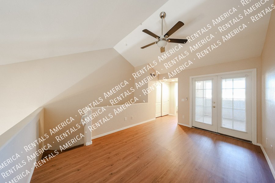 Gorgeous Townhome in Hunters Pointe Community property image