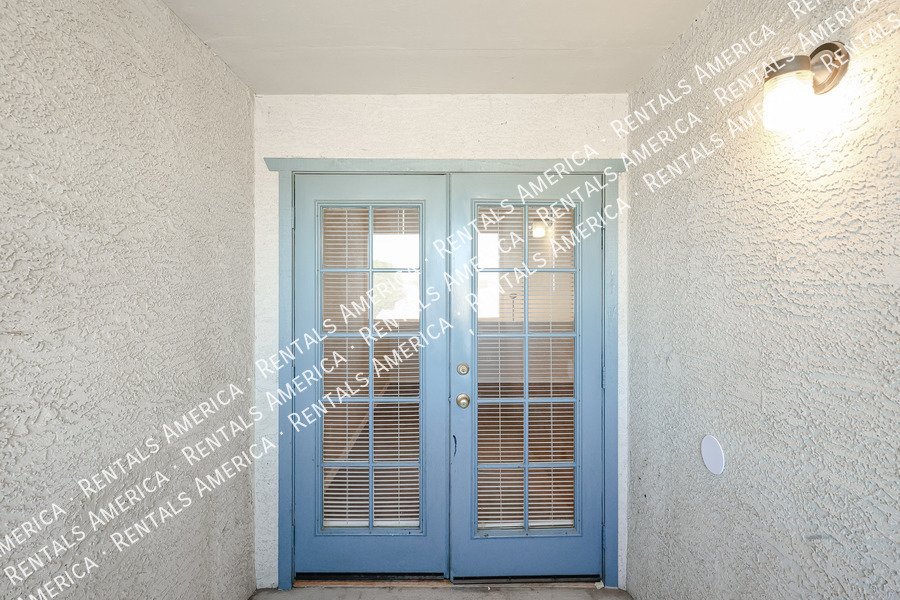 Gorgeous Townhome in Hunters Pointe Community property image