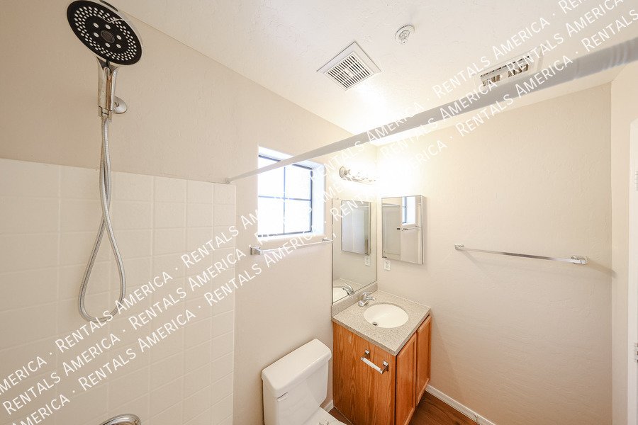 Gorgeous Townhome in Hunters Pointe Community property image