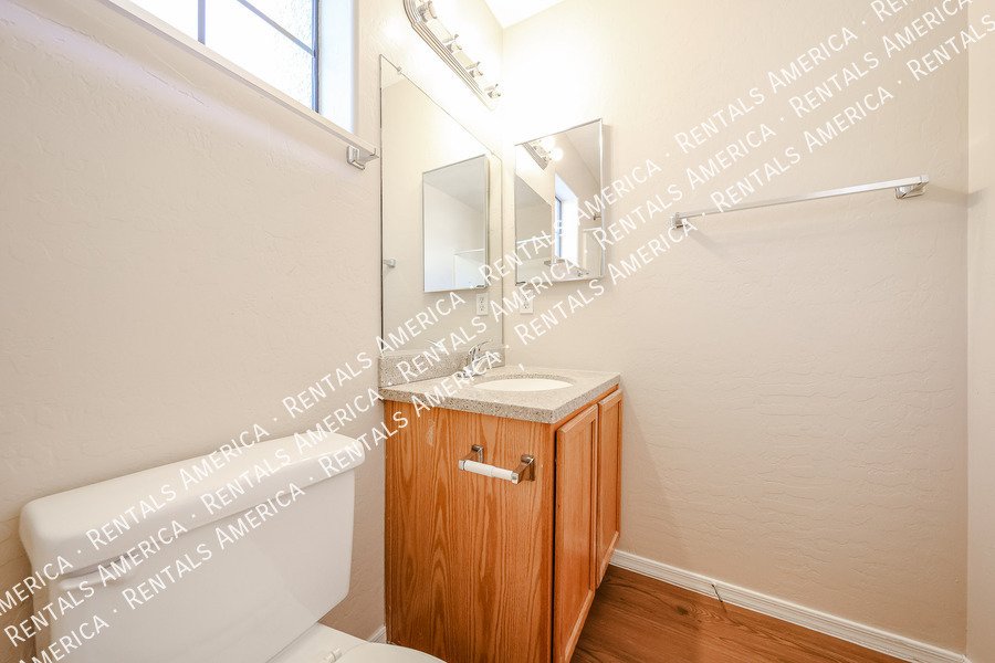 Gorgeous Townhome in Hunters Pointe Community property image