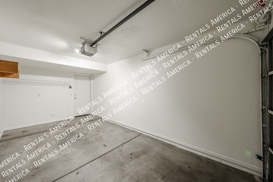 Gorgeous Townhome in Hunters Pointe Community property image