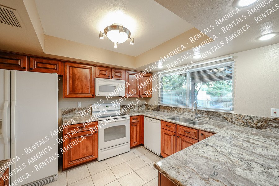 Exceptional 3BD 2BA Home With Pool in Marlborough Estates in Tempe! property image