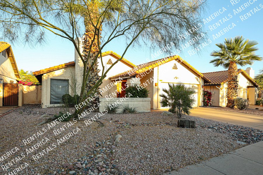 Exceptional 3BD 2BA Home With Pool in Marlborough Estates in Tempe! property image