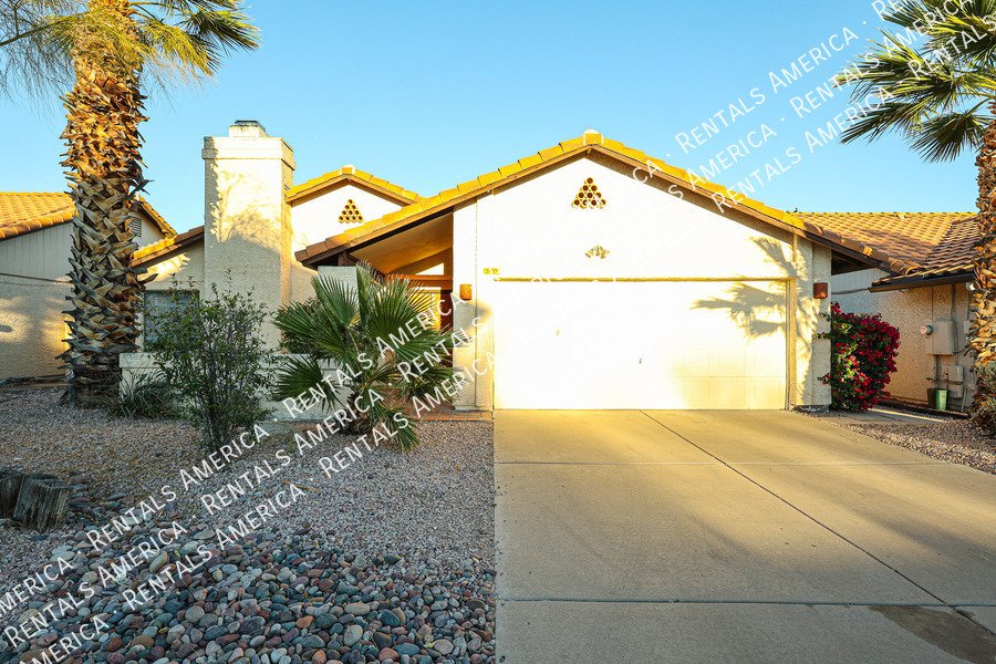 Exceptional 3BD 2BA Home With Pool in Marlborough Estates in Tempe! property image