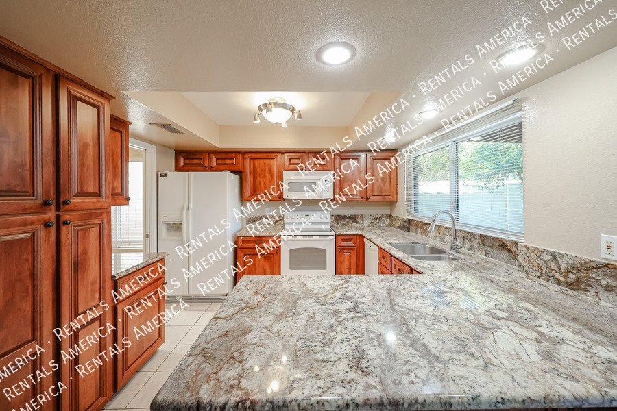 Exceptional 3BD 2BA Home With Pool in Marlborough Estates in Tempe! property image