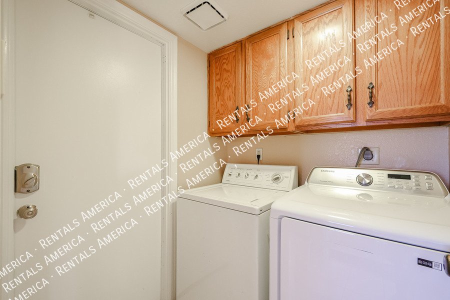 Exceptional 3BD 2BA Home With Pool in Marlborough Estates in Tempe! property image