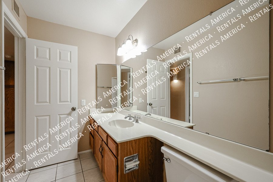 Exceptional 3BD 2BA Home With Pool in Marlborough Estates in Tempe! property image