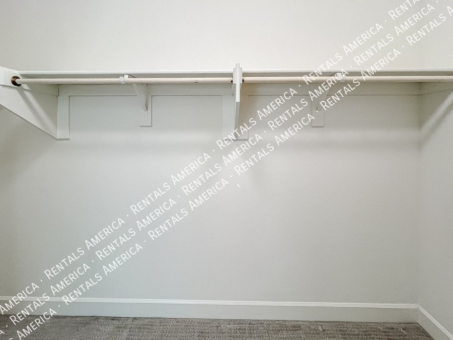 Gorgeous Bright & Spacious 4 Bdrm located in the Heart of Chandler! property image