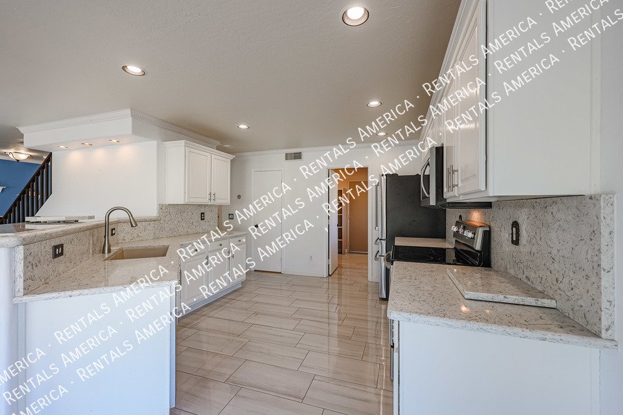 BEAUTIFUL HOME IN GOLD CANYON property image