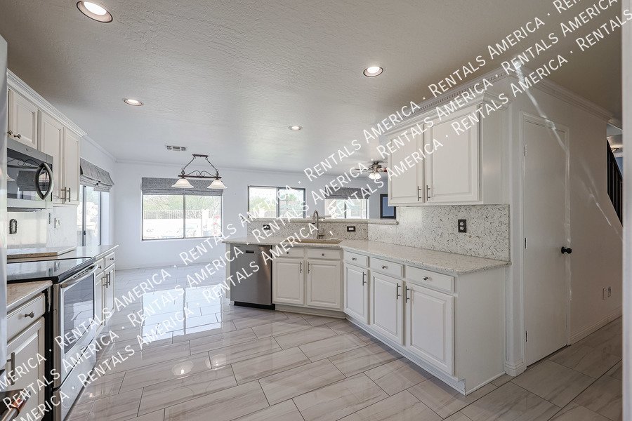 BEAUTIFUL HOME IN GOLD CANYON property image