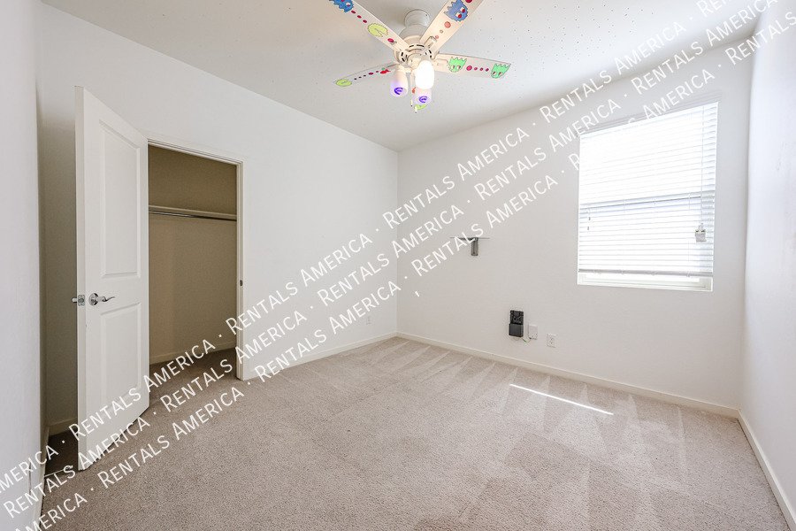 Available! 4 bed 2 bath Single Story in Buckeye property image