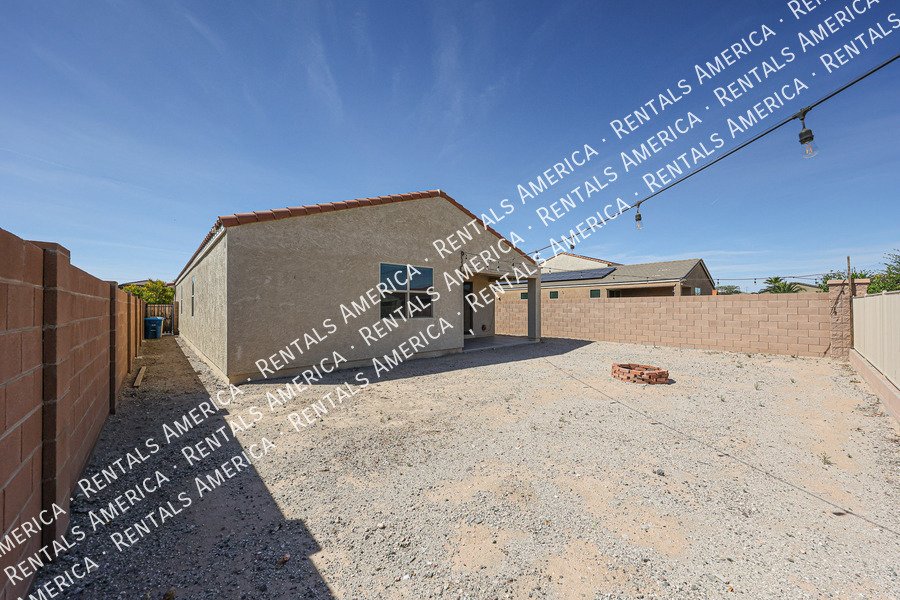 Available! 4 bed 2 bath Single Story in Buckeye property image