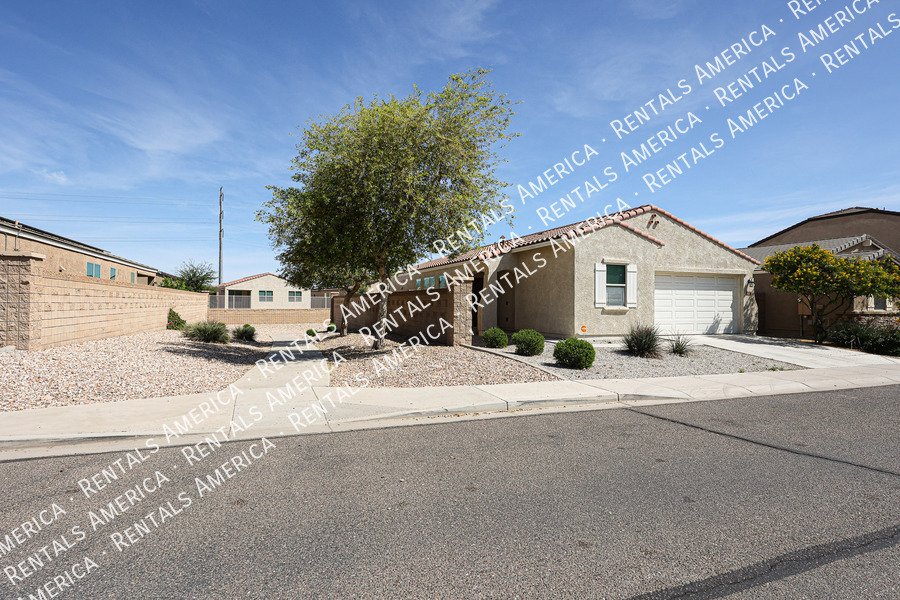 Available! 4 bed 2 bath Single Story in Buckeye property image