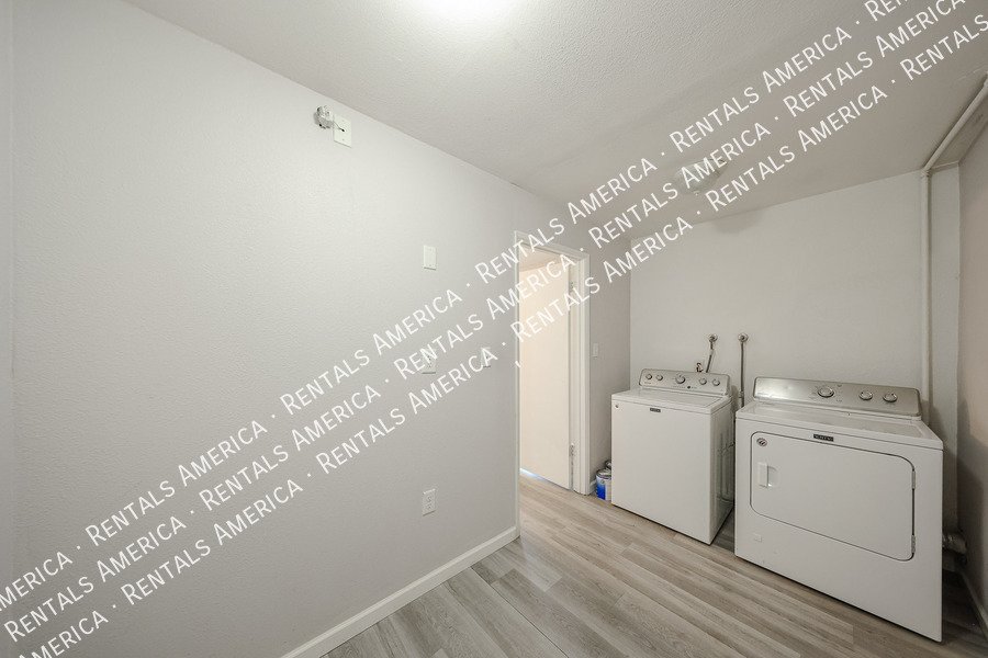 1246 E Marny Rd property image