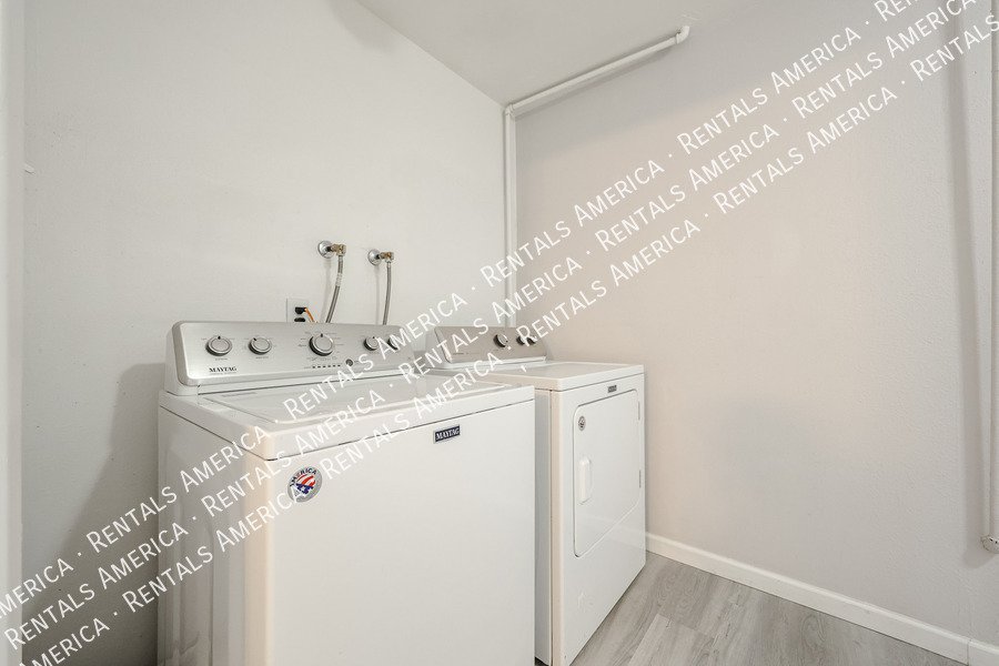 1246 E Marny Rd property image