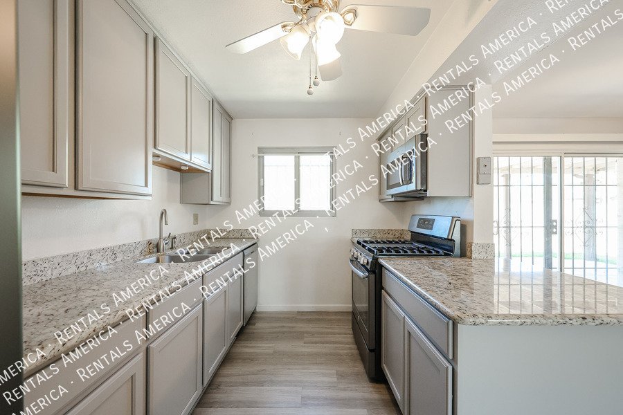 1246 E Marny Rd property image