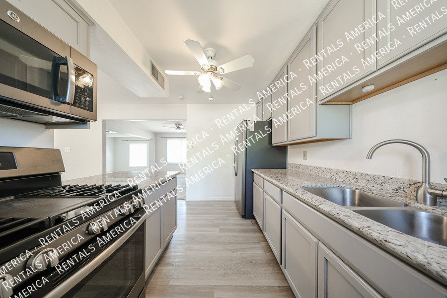 1246 E Marny Rd property image