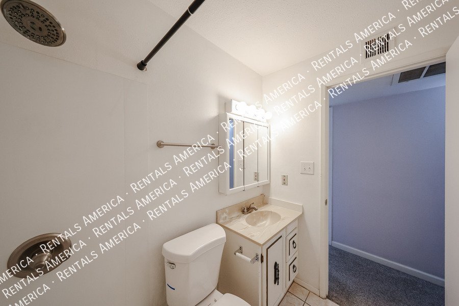 1246 E Marny Rd property image