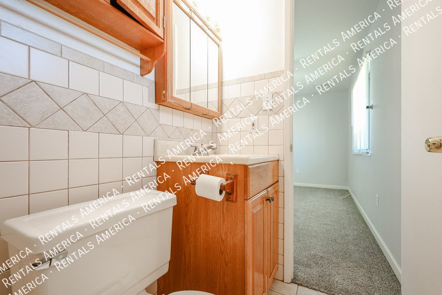 1246 E Marny Rd property image