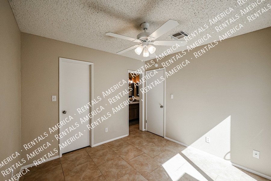 10815 W Northern Ave property image