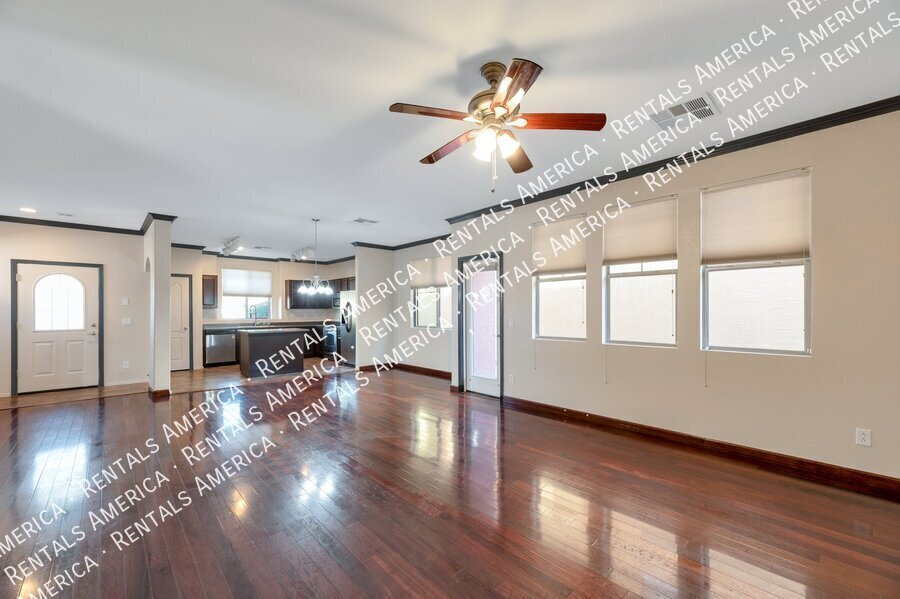 3745 E Kerry Ln property image