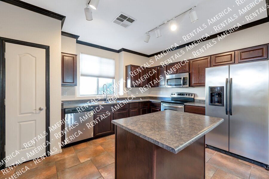 3745 E Kerry Ln property image