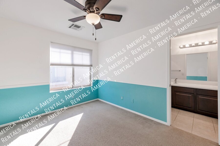 3745 E Kerry Ln property image